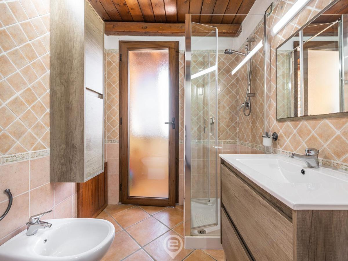 Sun & Sea Studio Тортолі Екстер'єр фото